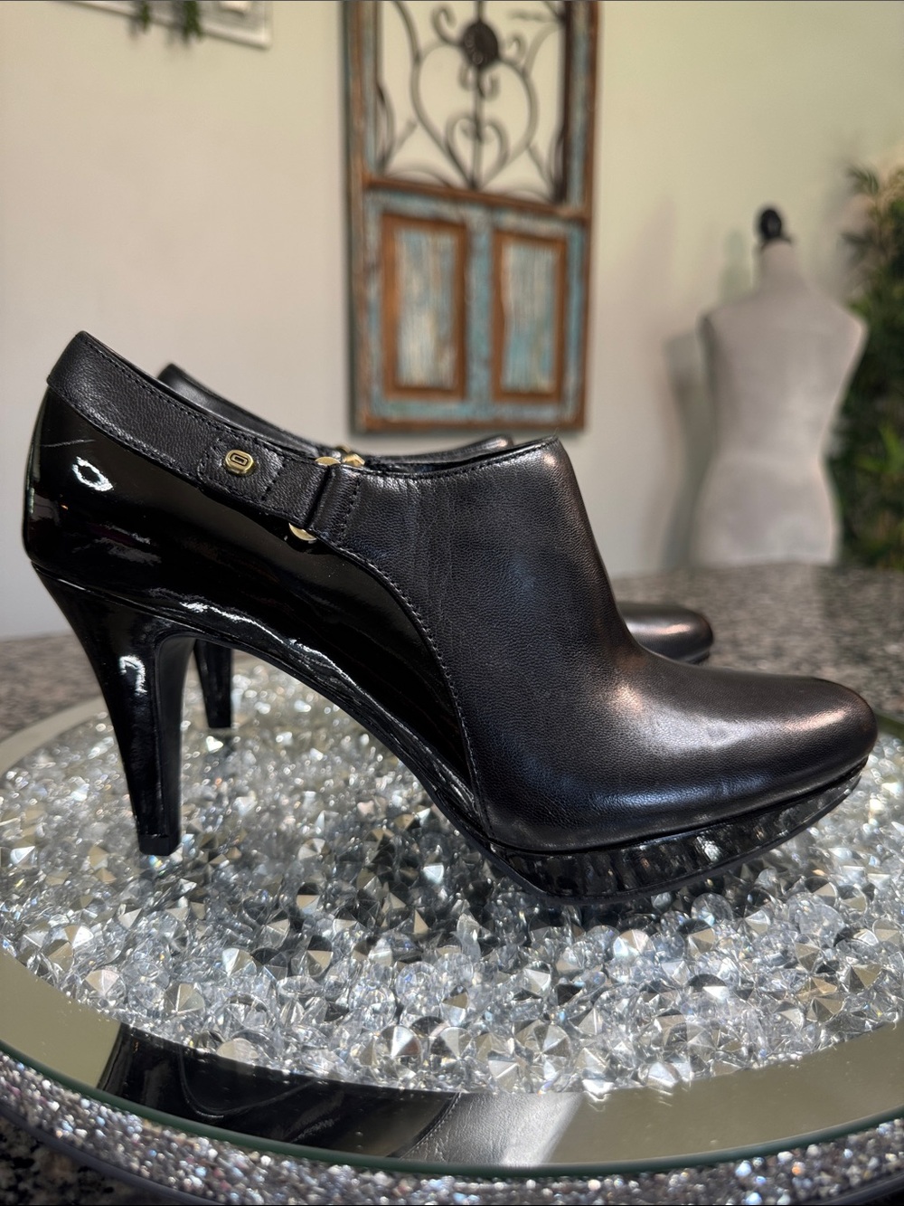 Bandalino Black Leather Platform Ankle Heels NWOT 9